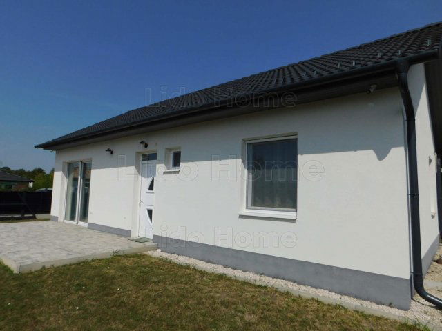 Eladó családi ház, Siófokon 79.9 M Ft, 3 szobás