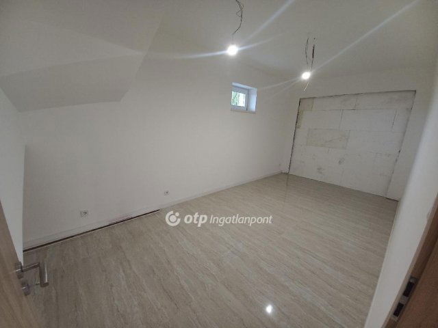 Eladó ikerház, Gödön 110 M Ft, 3 szobás / költözzbe.hu