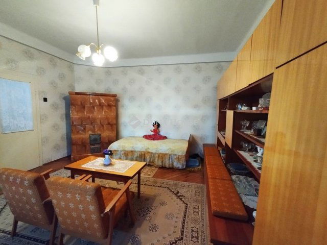 Eladó családi ház, Undon 32 M Ft, 2 szobás