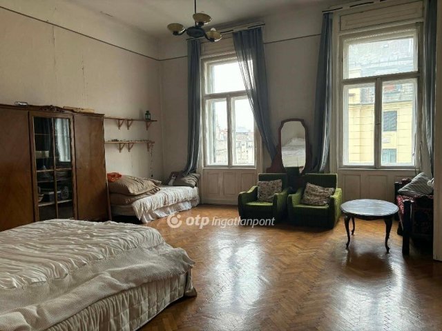 Eladó téglalakás, Budapesten, V. kerületben 164.9 M Ft, 2 szobás