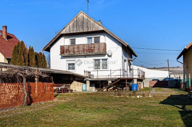 Eladó családi ház, Sóskúton 84.9 M Ft, 6 szobás
