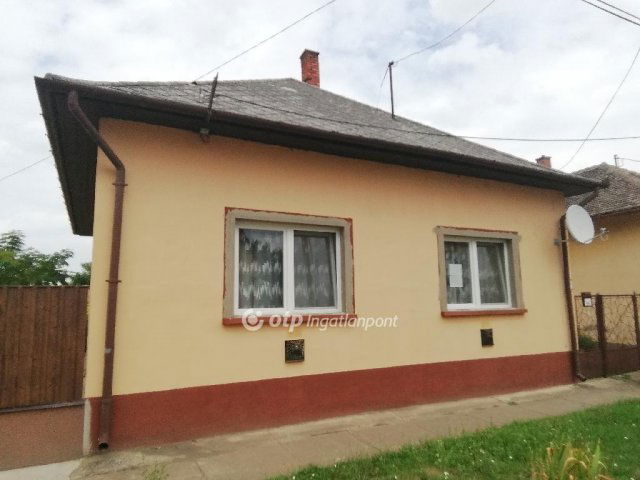 Eladó családi ház, Kisújszálláson 25.9 M Ft, 2+1 szobás