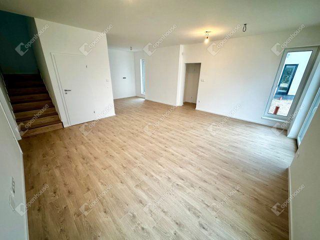 Eladó ikerház, Székesfehérvárott 149.9 M Ft, 4 szobás