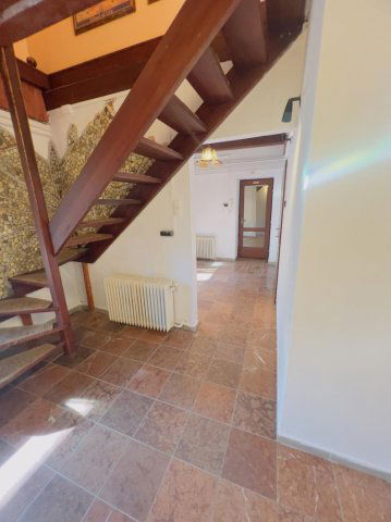 Eladó családi ház, Tatán 159 M Ft, 12 szobás