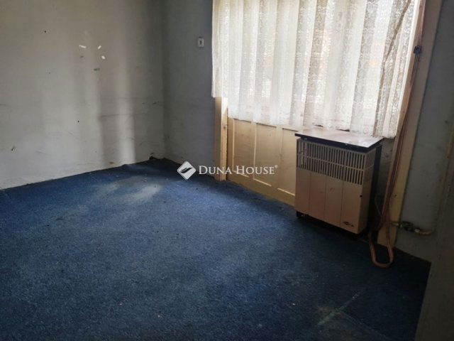 Eladó családi ház, Lajoskomáromban 14.7 M Ft, 3 szobás