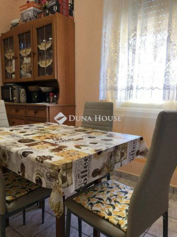 Eladó családi ház, Kadarkúton 26 M Ft, 2 szobás