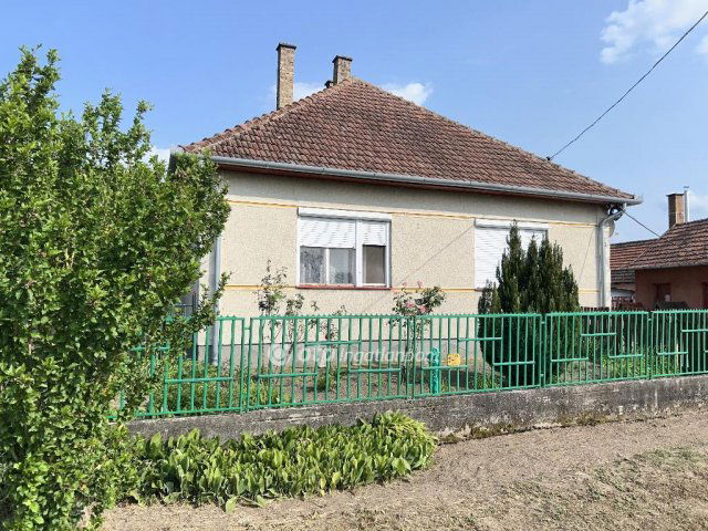 Eladó családi ház, Nyírábrányon 25 M Ft, 2 szobás