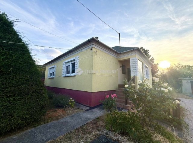 Eladó családi ház, Bodajkon 60.5 M Ft, 2 szobás
