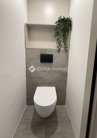 Eladó panellakás, Pécsett 51.9 M Ft, 2 szobás