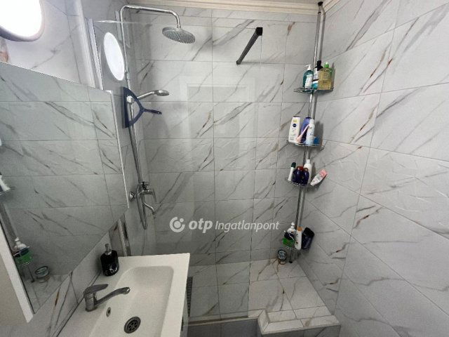 Eladó panellakás, Debrecenben 85 M Ft, 3 szobás