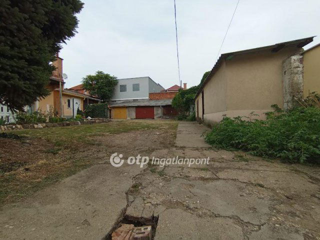 Eladó téglalakás, Gyöngyösön 29.5 M Ft, 1+1 szobás