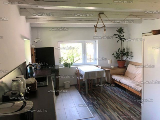Eladó családi ház, Pilisszentkereszten 56 M Ft, 2 szobás