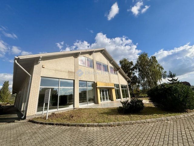 Eladó ipari ingatlan, Esztergomban 780 M Ft / költözzbe.hu