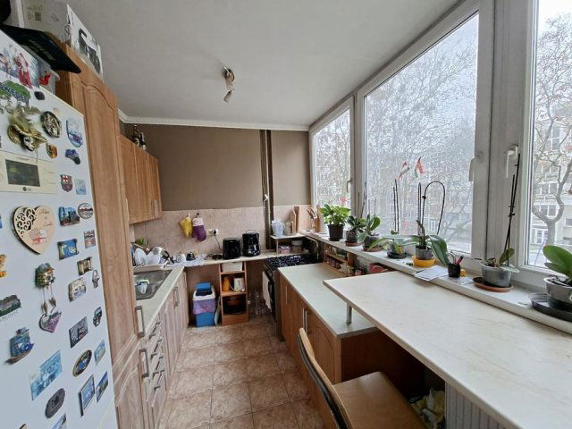 Eladó panellakás, Budapesten, XVI. kerületben, Jókai Mór utcában