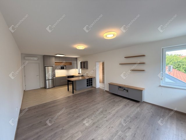 Kiadó téglalakás, albérlet, Monoron 350 E Ft / hó, 2 szobás