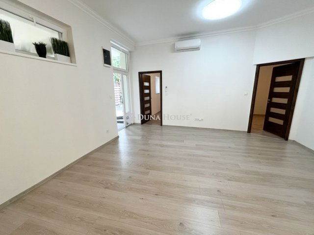 Eladó téglalakás, Budapesten, XX. kerületben 56.7 M Ft, 3 szobás