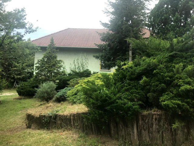 Eladó családi ház, Pécelen 395 M Ft, 6 szobás