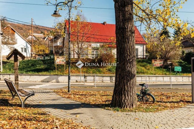 Eladó üzlethelyiség, Pilisszentkereszten 120 M Ft