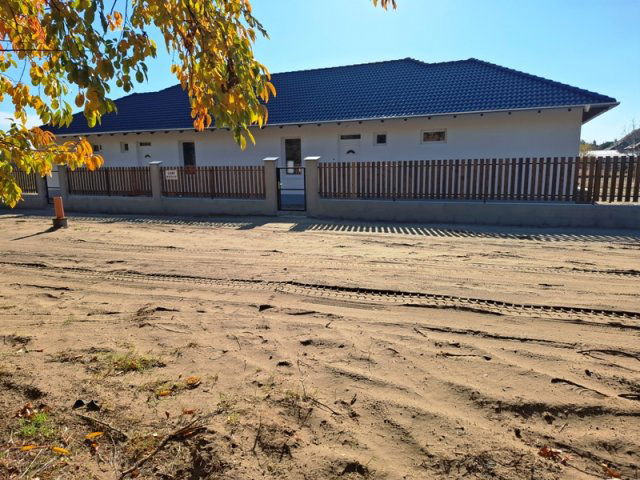 Eladó ikerház, Kakucson 85 M Ft, 4 szobás / költözzbe.hu