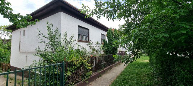 Eladó családi ház, Érden 79 M Ft, 7+1 szobás