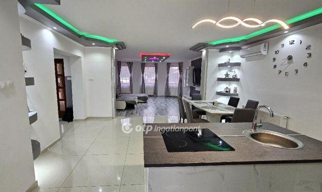 Eladó családi ház, Pusztaszabolcson 89 M Ft, 3 szobás