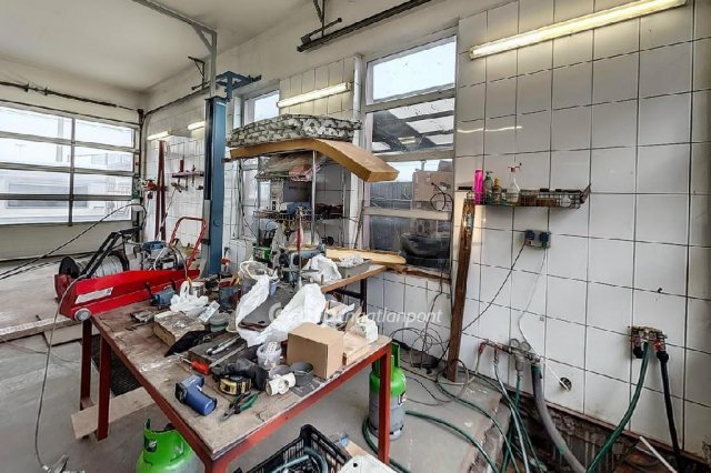 Eladó családi ház, Vecsésen 140 M Ft, 4 szobás