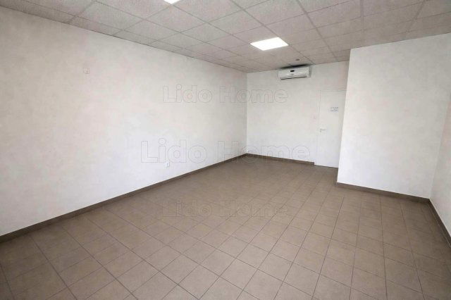 Kiadó üzlethelyiség, Győrött 185 E Ft / hó