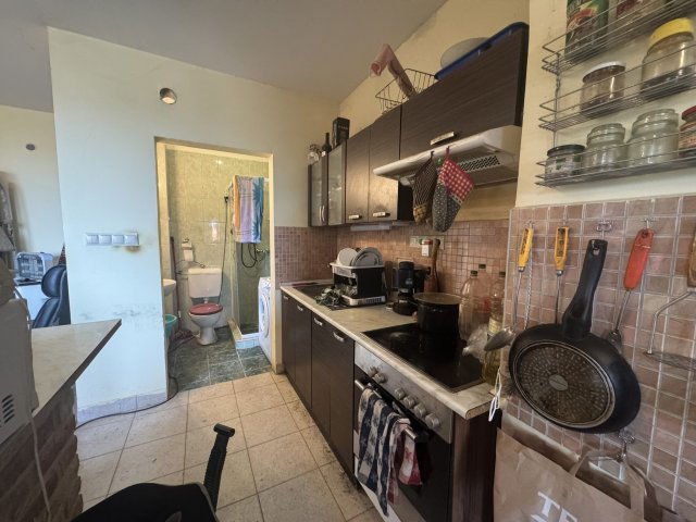 Eladó téglalakás, Pécsett 19.9 M Ft, 1 szobás