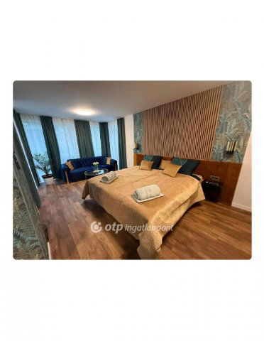 Eladó családi ház, Biatorbágyon 349.9 M Ft, 9 szobás