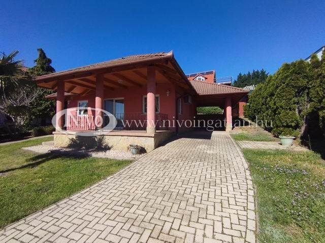 Kiadó családi ház, albérlet, Balatonalmádiban 390 E Ft / hó