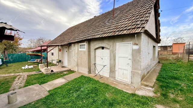 Eladó családi ház, Pándon 24.5 M Ft, 3 szobás
