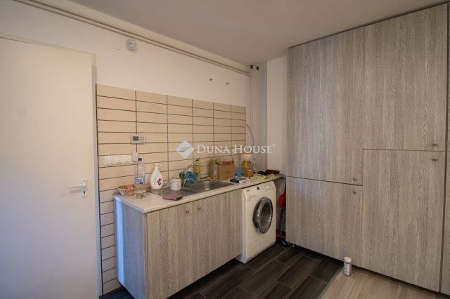 Eladó családi ház, Budapesten, XVIII. kerületben 140 M Ft