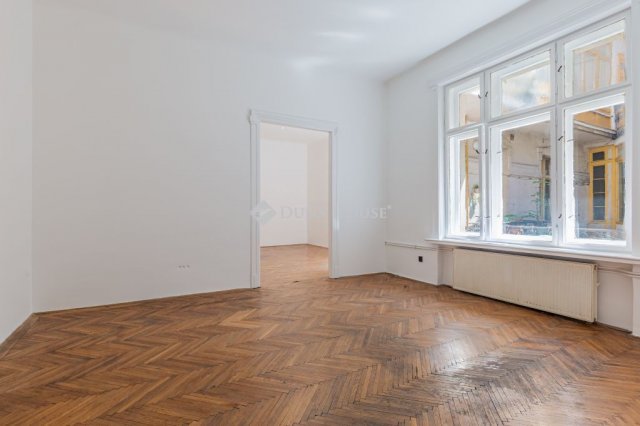 Eladó téglalakás, Budapesten, V. kerületben 169 M Ft, 4 szobás