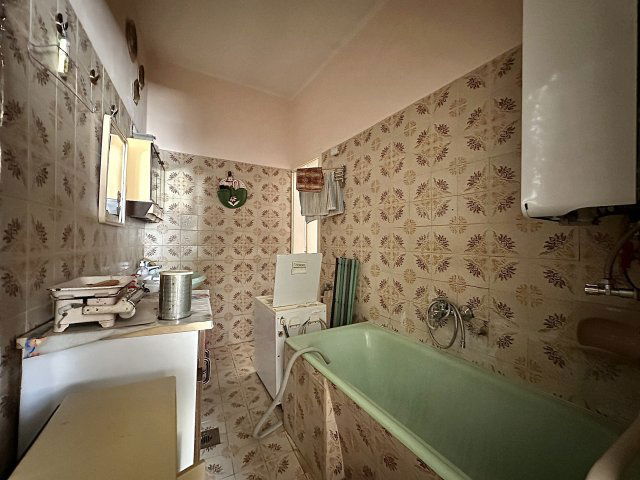Eladó családi ház, Szombathelyen, Szigligeti Ede utcában 60 M Ft
