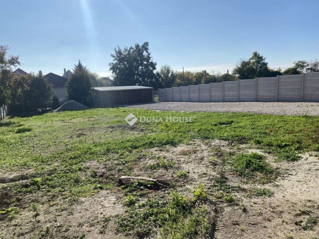 Eladó telek, Ercsiben 32 M Ft / költözzbe.hu