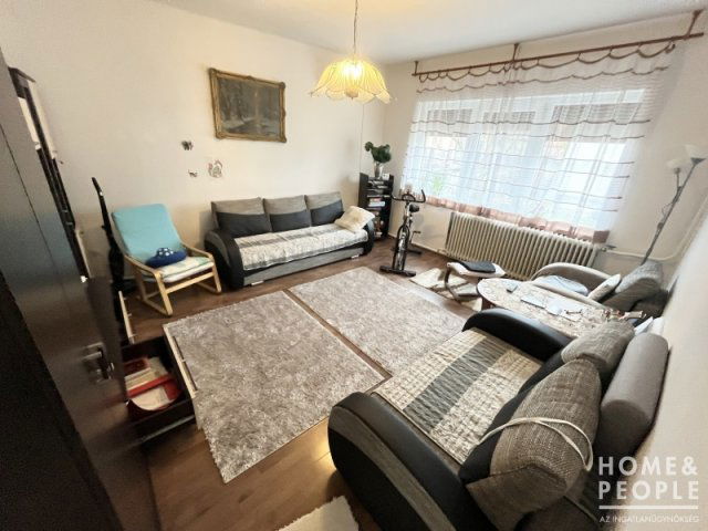 Eladó családi ház, Sándorfalván 71.999 M Ft, 2 szobás