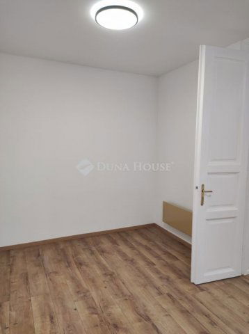 Eladó téglalakás, Kalocsán 35.9 M Ft, 2 szobás