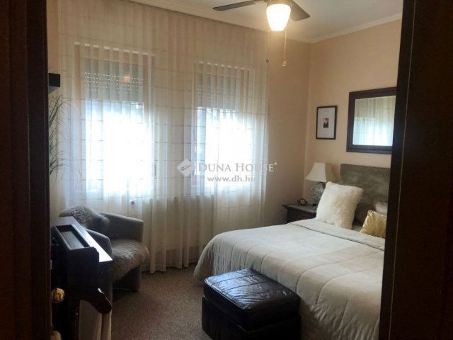 Eladó családi ház, Sóskúton 174.9 M Ft, 5 szobás