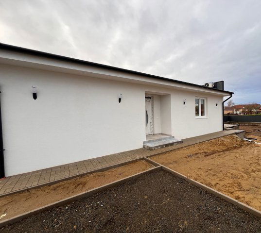 Eladó ikerház, Sényőn 59.99 M Ft, 2 szobás