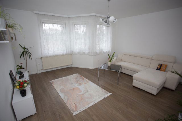 Eladó családi ház, Kőszegen 88.49 M Ft, 6 szobás
