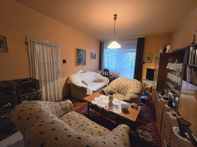 Eladó téglalakás, Veszprémben 45.9 M Ft, 2 szobás