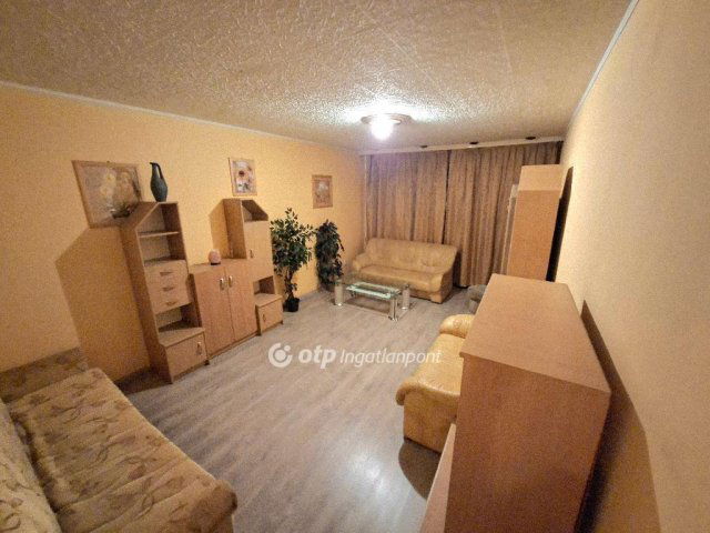 Eladó téglalakás, Budapesten, XV. kerületben 52 M Ft, 1 szobás