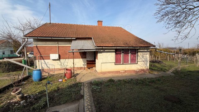 Eladó családi ház, Balatonvilágoson 50 M Ft, 2 szobás