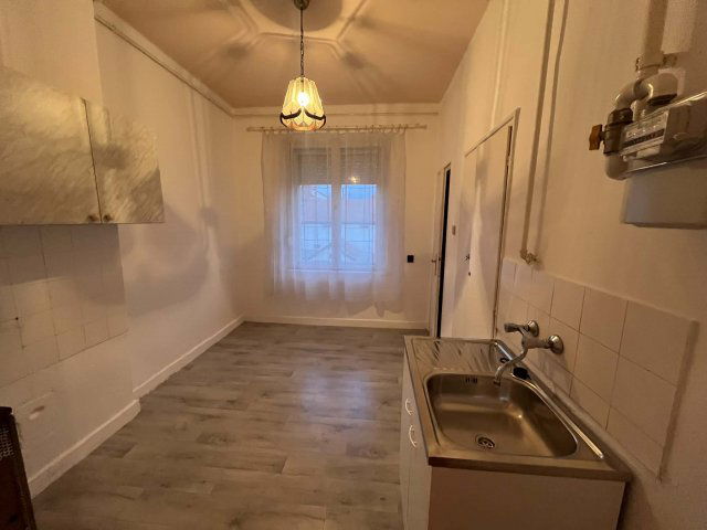 Eladó téglalakás, Kecskeméten 34.9 M Ft, 1 szobás