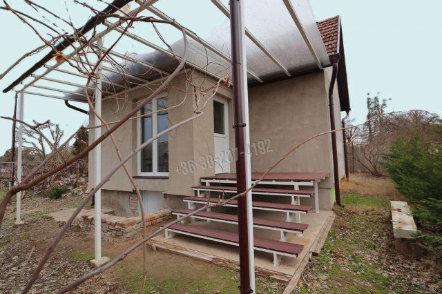 Eladó nyaraló, Szatymazon 31.9 M Ft, 1 szobás