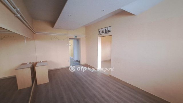 Kiadó üzlethelyiség, Budapesten, XI. kerületben 270 E Ft / hó