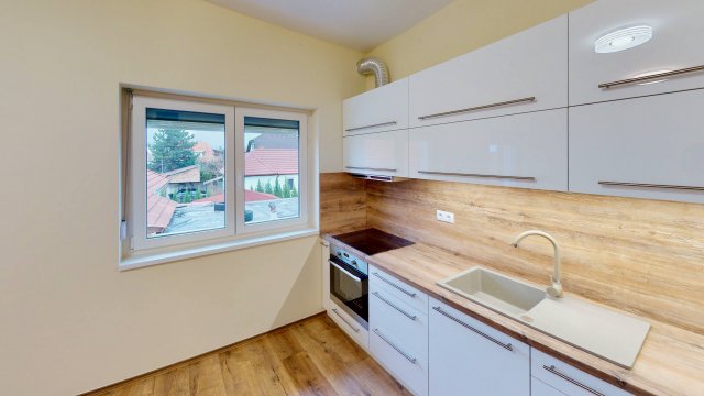 Kiadó téglalakás, albérlet, XVI. kerületben, Thököly úton