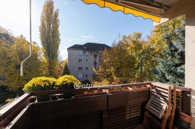 Eladó panellakás, Budapesten, III. kerületben 100 M Ft