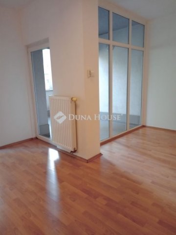 Eladó téglalakás, Budapesten, VIII. kerületben 78 M Ft, 1 szobás