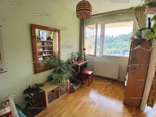 Eladó téglalakás, Budapesten, XII. kerületben 92 M Ft, 2 szobás